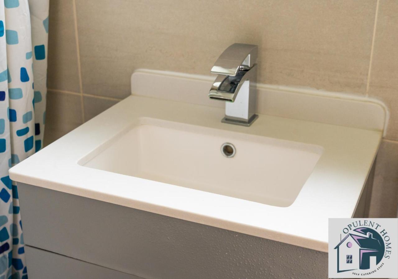 Вилла Contractors Pad - 4 Bed Town House - Cent Reading - Free Parking Экстерьер фото